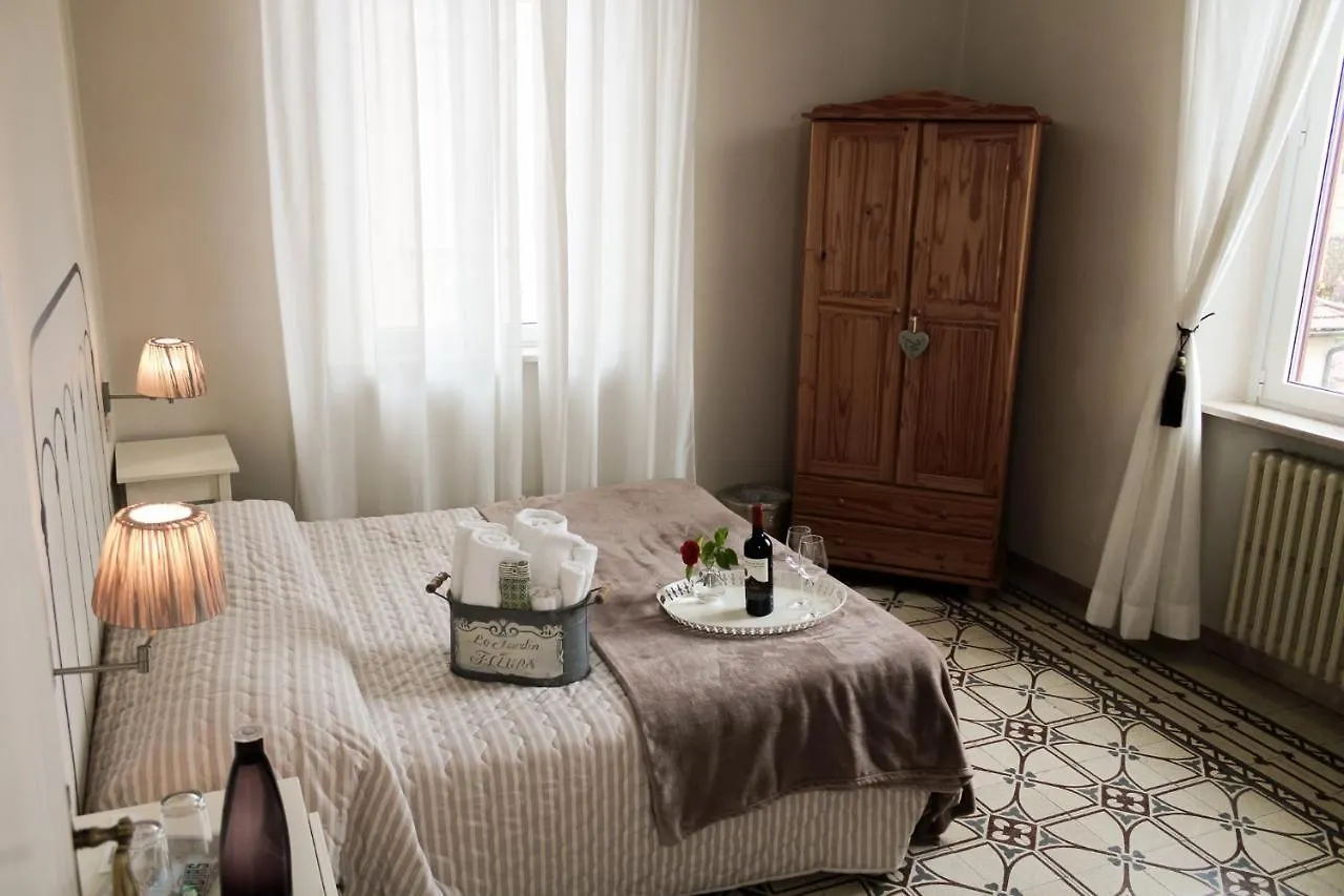 بيت ضيافة فندق Il Giardino Del Pettirosso لوكا